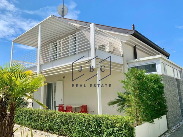 casa indipendente in vendita a Jesolo in zona Lido