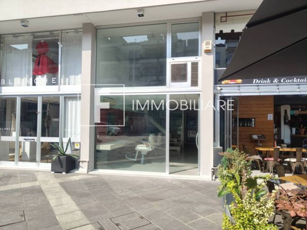 negozio in vendita a Jesolo in zona Lido