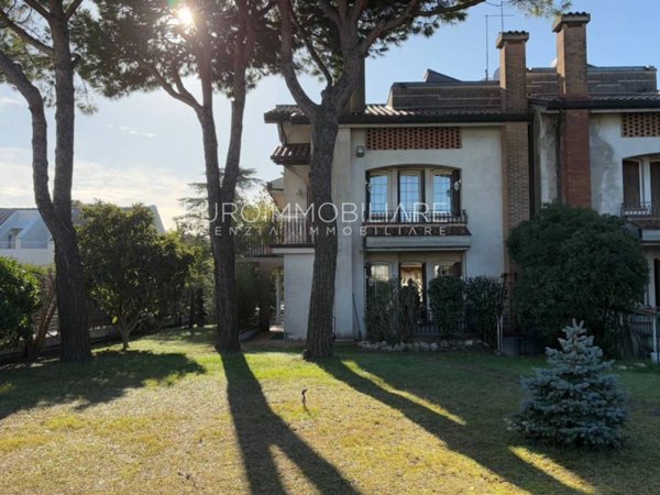 casa indipendente in vendita a Jesolo in zona Lido
