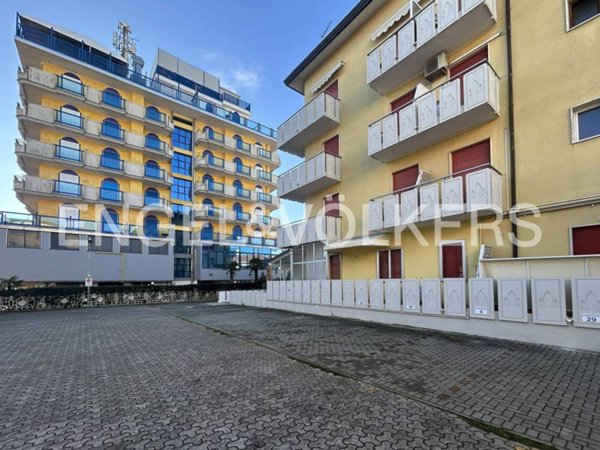 appartamento in vendita a Jesolo in zona Lido