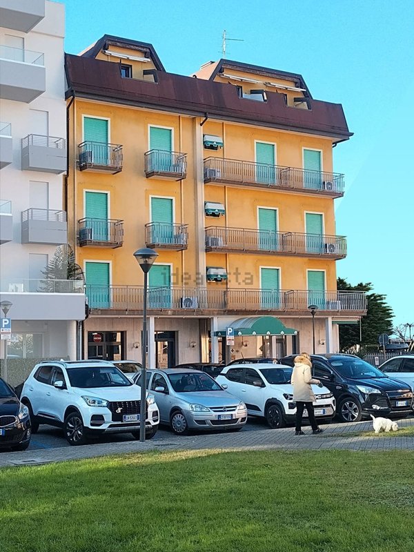 negozio in vendita a Jesolo in zona Lido