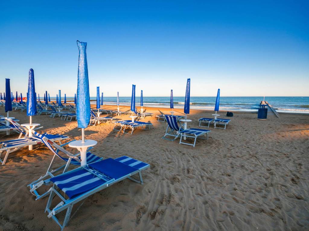 negozio in vendita a Jesolo in zona Lido