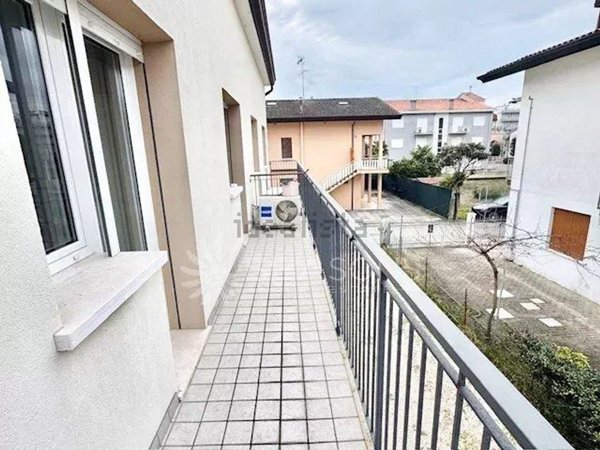 appartamento in vendita a Jesolo in zona Lido