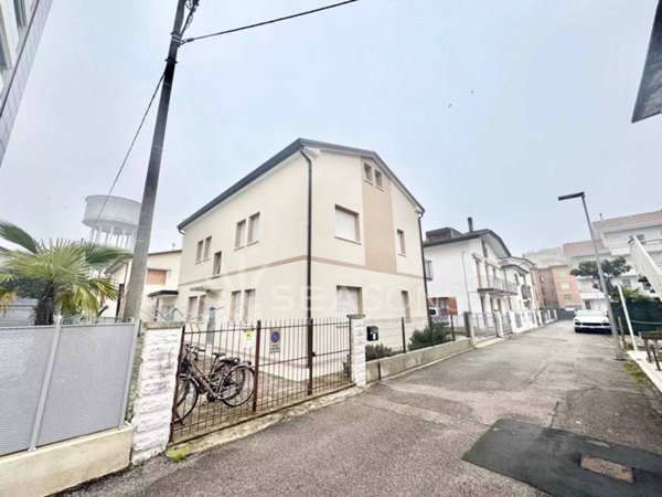 appartamento in vendita a Jesolo in zona Lido