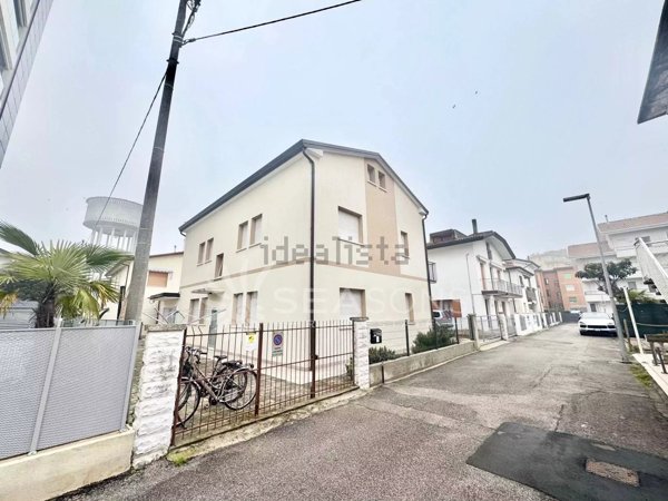 appartamento in vendita a Jesolo in zona Lido