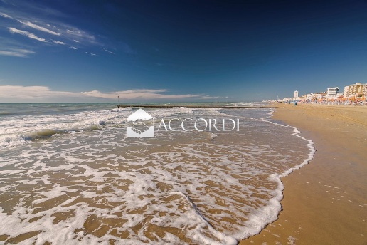 appartamento in vendita a Jesolo in zona Lido