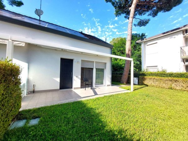 casa indipendente in vendita a Jesolo in zona Lido