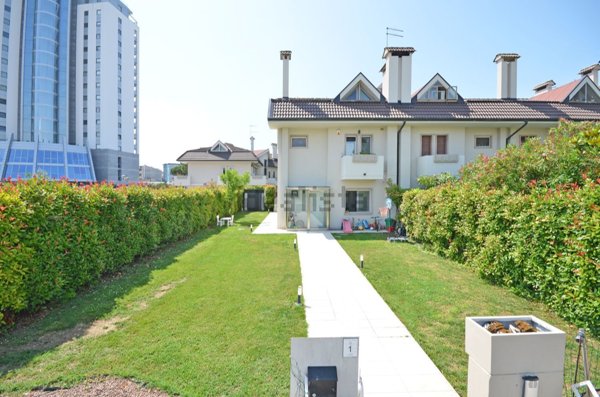 casa indipendente in vendita a Jesolo in zona Lido