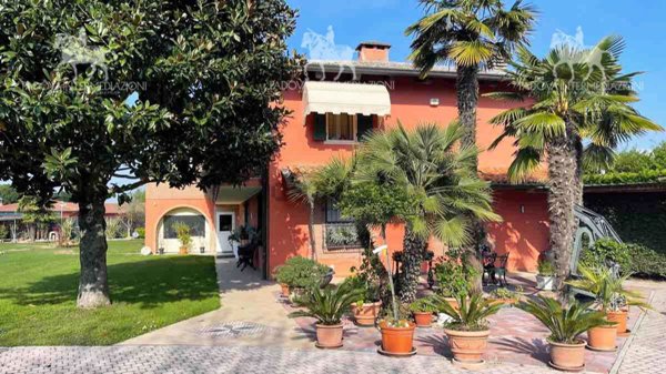 casa indipendente in vendita a Jesolo in zona Lido