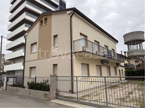 appartamento in vendita a Jesolo in zona Lido