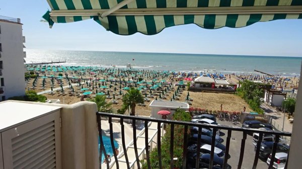 appartamento in vendita a Jesolo in zona Lido