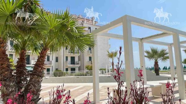 appartamento in vendita a Jesolo in zona Lido