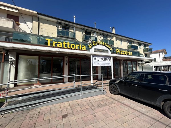 negozio in vendita a Jesolo in zona Cortellazzo