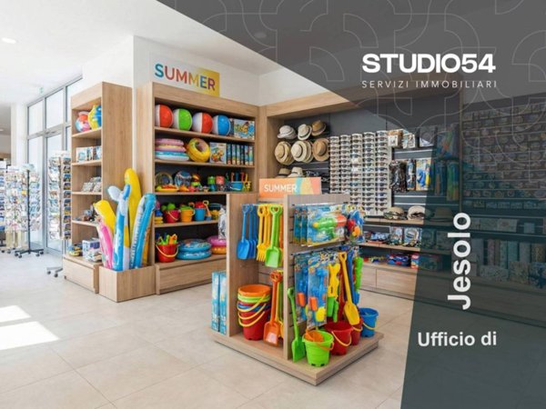 negozio in vendita a Jesolo in zona Lido