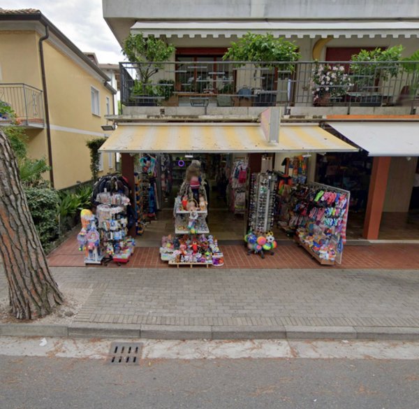 negozio in vendita a Jesolo in zona Lido