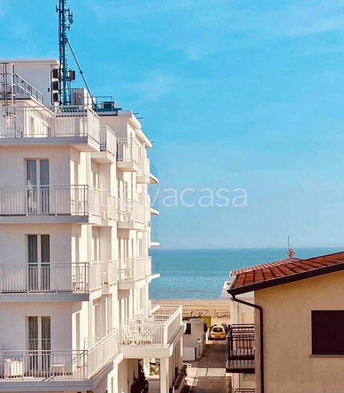 appartamento in vendita a Jesolo in zona Lido