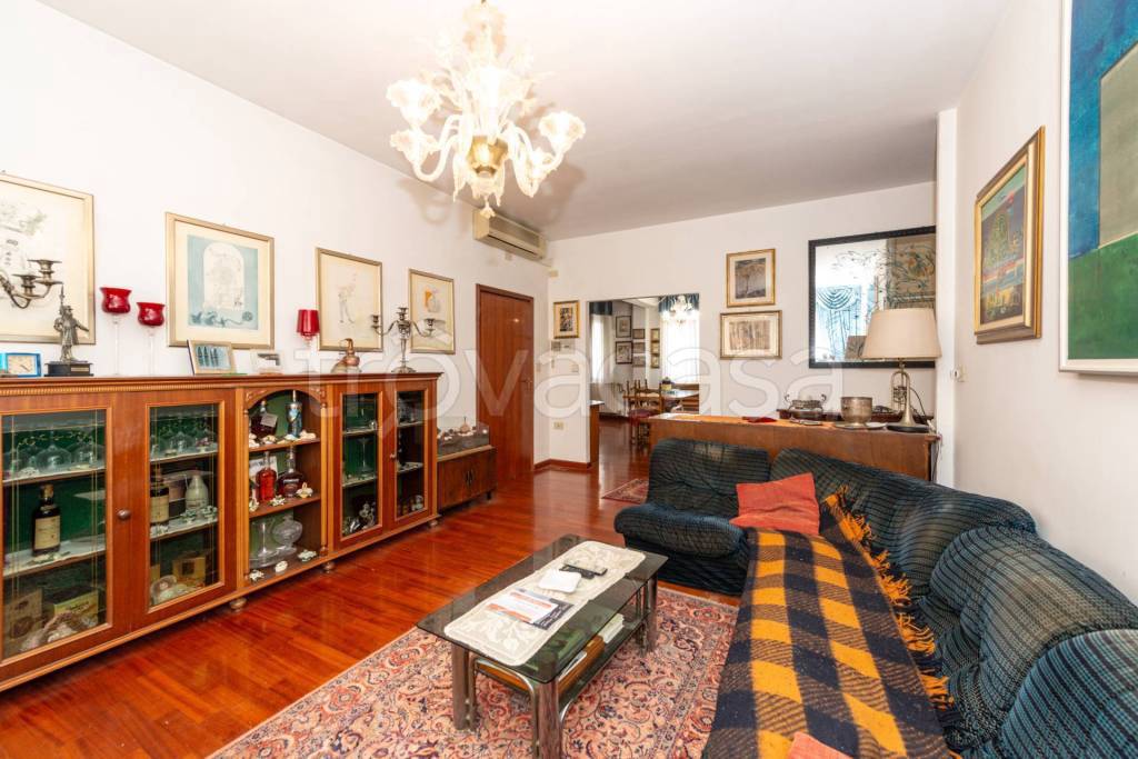 appartamento in vendita a Jesolo in zona Lido