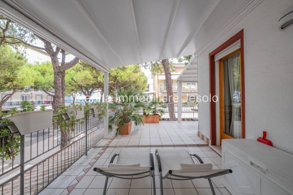 appartamento in vendita a Jesolo in zona Lido