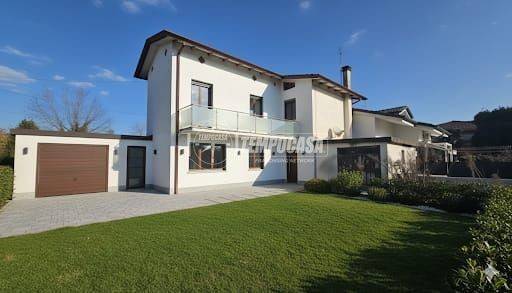 casa indipendente in vendita a Jesolo