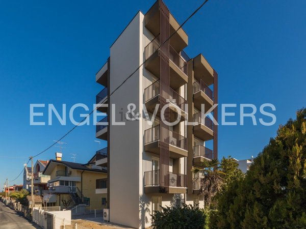 appartamento in vendita a Jesolo in zona Lido