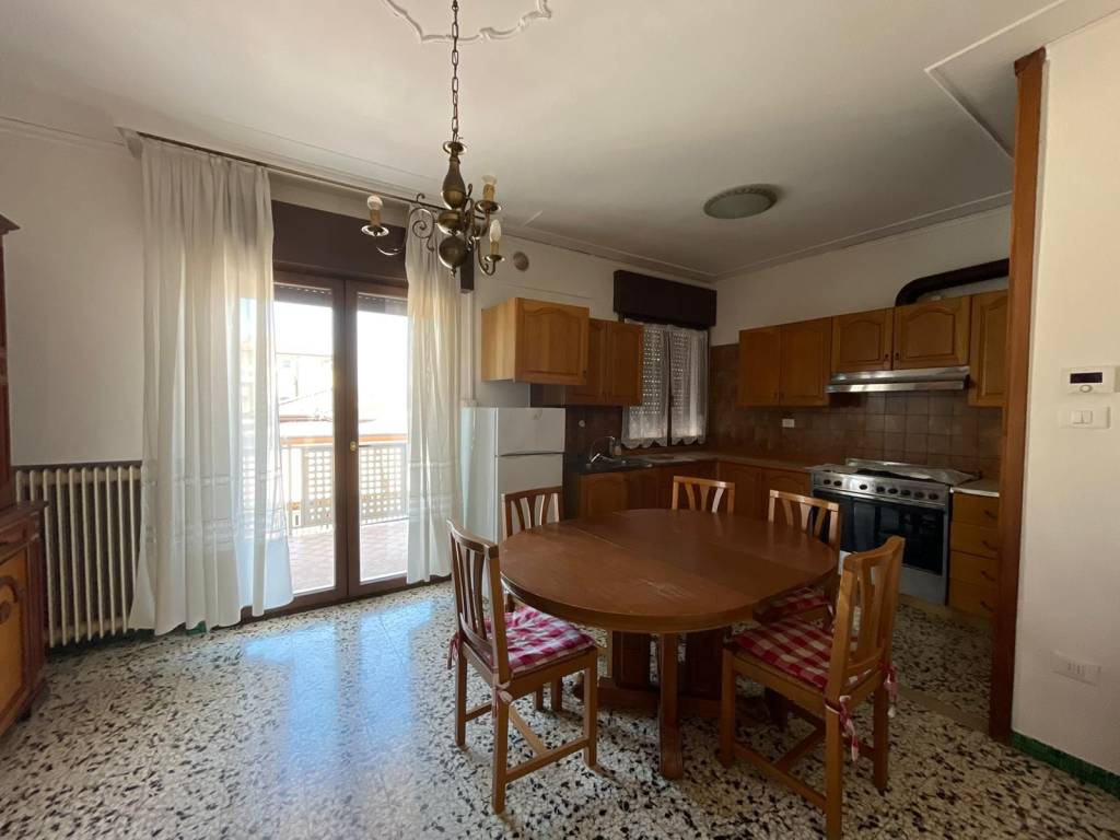 appartamento in vendita a Jesolo in zona Lido