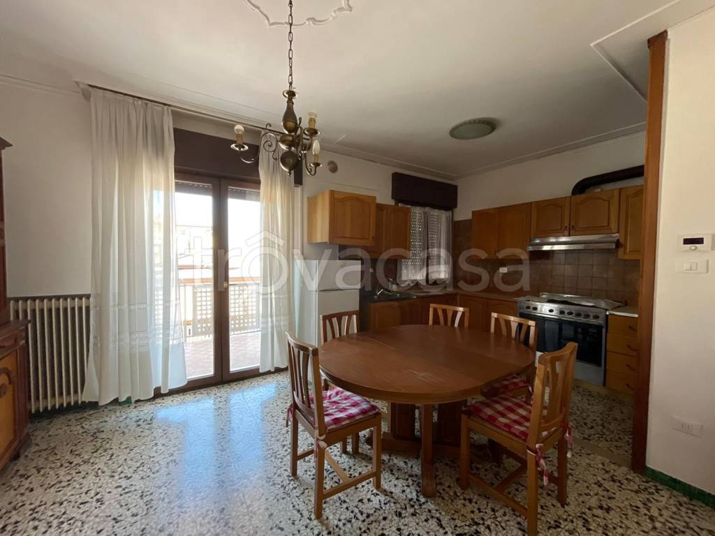 appartamento in vendita a Jesolo in zona Lido