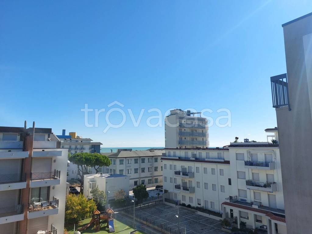 appartamento in vendita a Jesolo in zona Lido