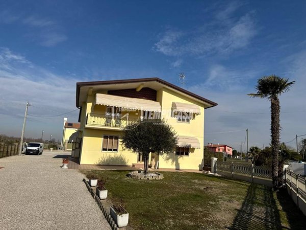 casa indipendente in vendita a Jesolo