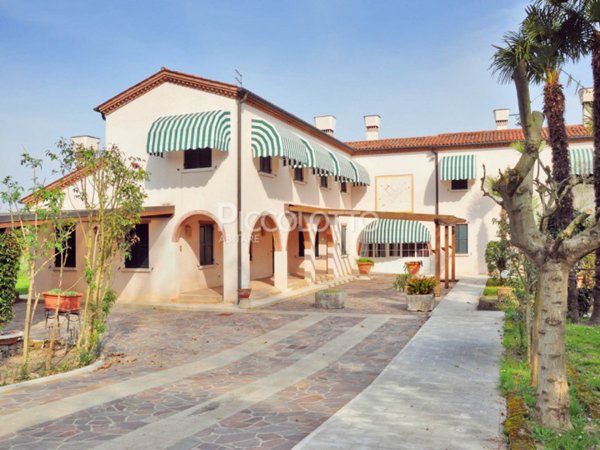 casa indipendente in vendita a Jesolo in zona Lido