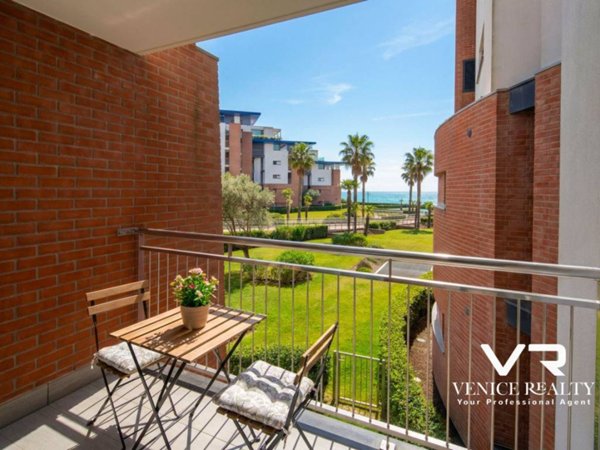 appartamento in vendita a Jesolo in zona Lido
