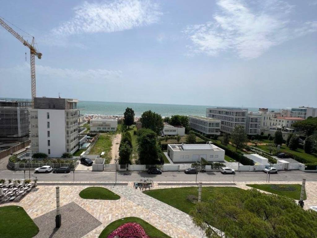 appartamento in vendita a Jesolo in zona Lido