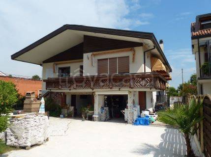 casa indipendente in vendita a Jesolo