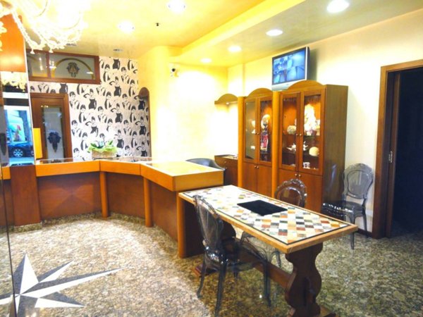 negozio in vendita a Jesolo in zona Lido