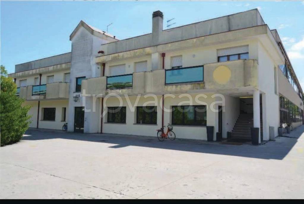 locale commerciale in vendita a Jesolo in zona Lido