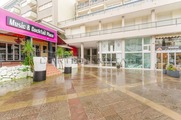 locale commerciale in vendita a Jesolo in zona Lido