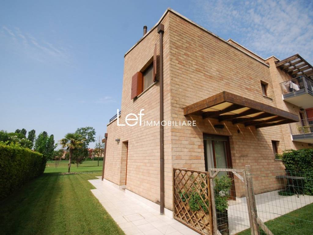 casa indipendente in vendita a Jesolo in zona Lido