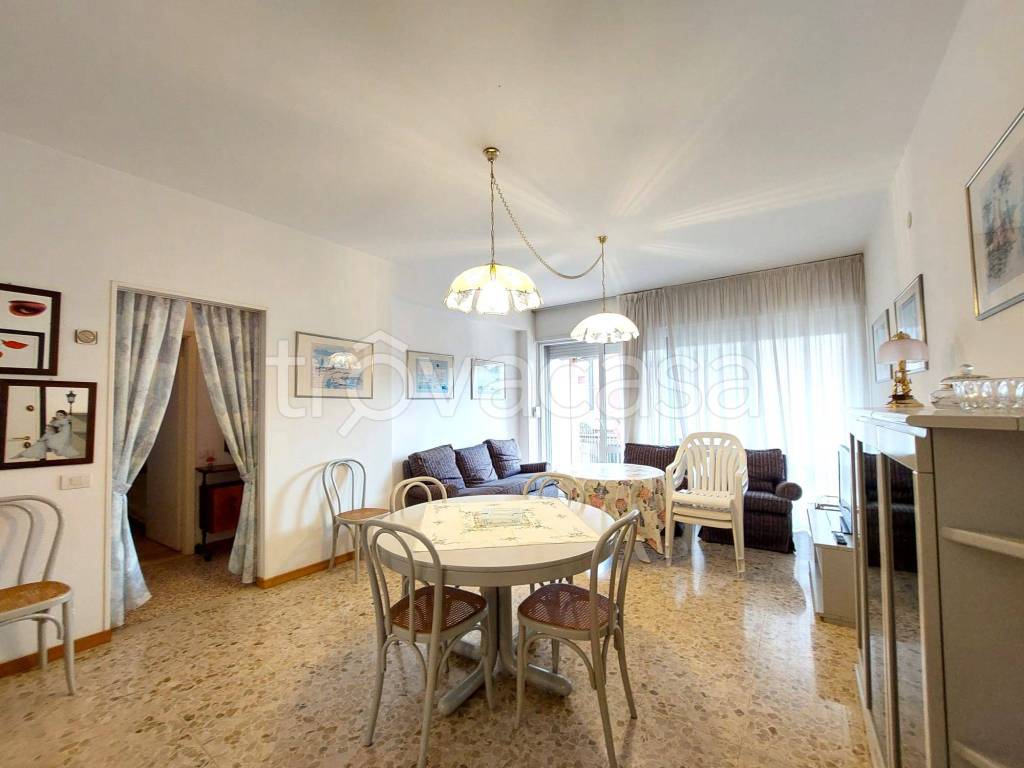 appartamento in vendita a Jesolo in zona Lido