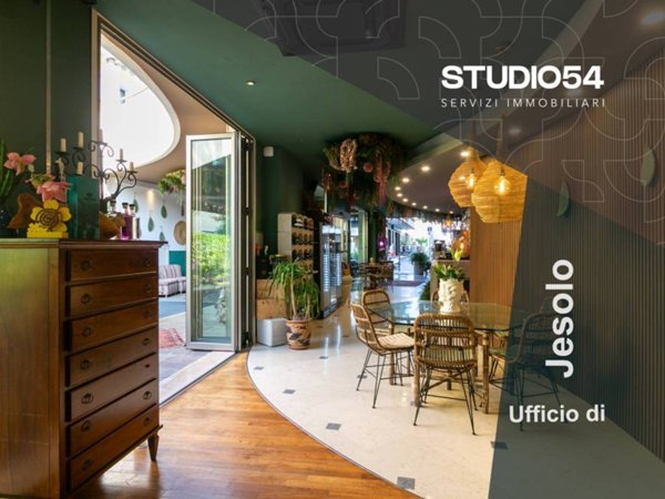 negozio in vendita a Jesolo in zona Lido