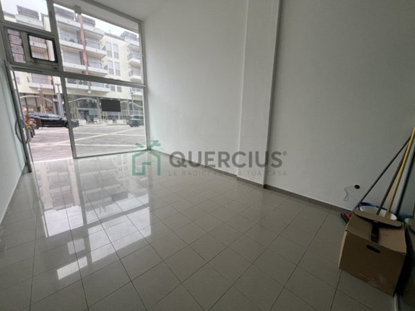 negozio in vendita a Jesolo in zona Lido