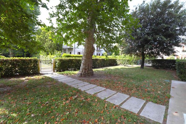 appartamento in vendita a Jesolo in zona Lido