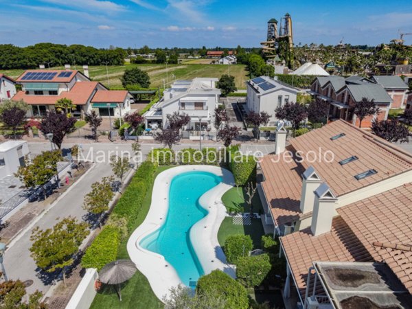 appartamento in vendita a Jesolo in zona Lido