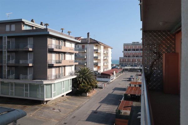 appartamento in vendita a Jesolo in zona Lido