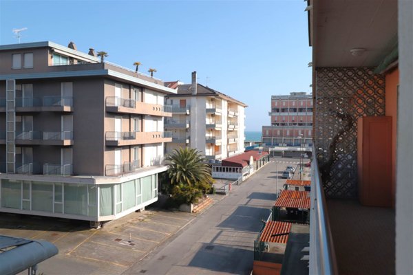 appartamento in vendita a Jesolo in zona Lido
