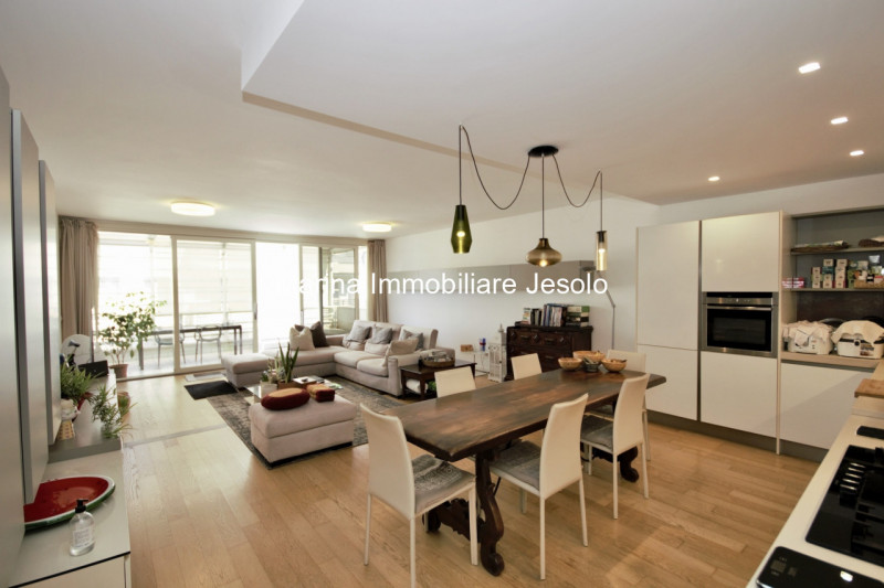 appartamento in vendita a Jesolo in zona Lido