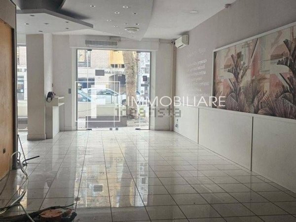 locale commerciale in vendita a Jesolo in zona Lido