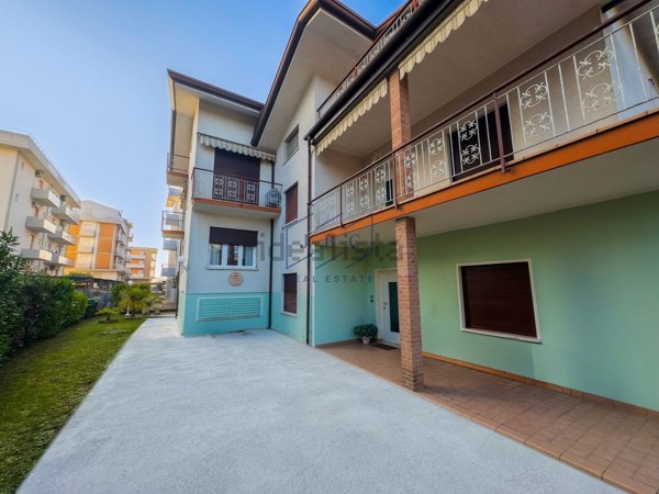 appartamento in vendita a Jesolo in zona Lido