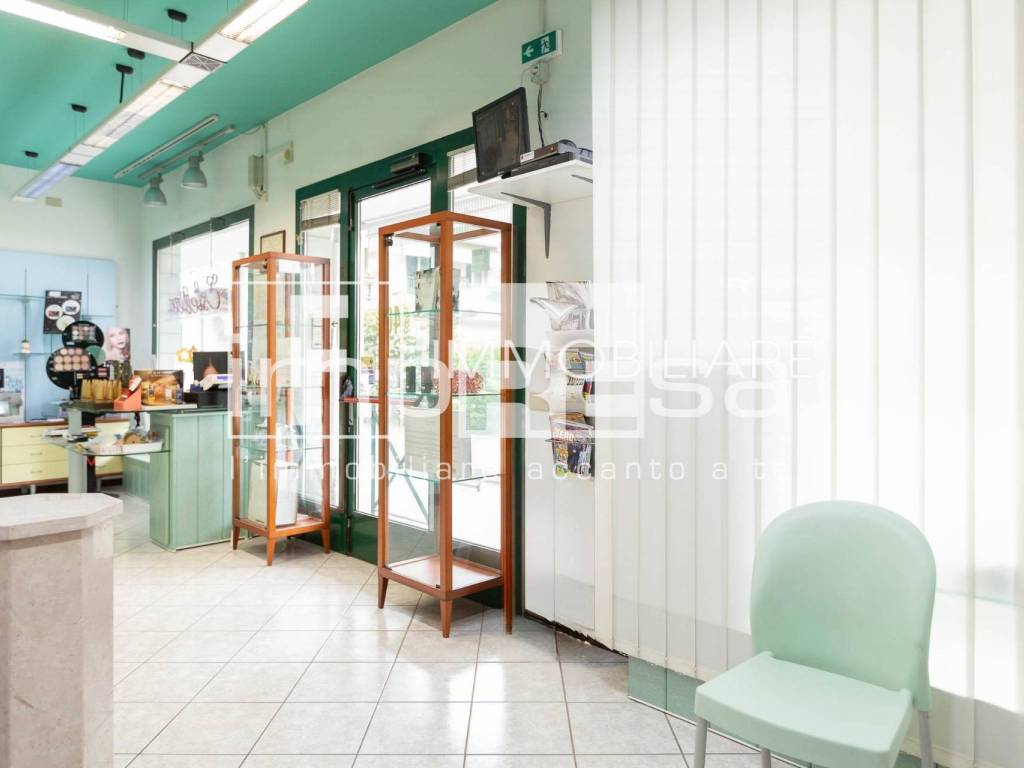 negozio in vendita a Jesolo in zona Lido
