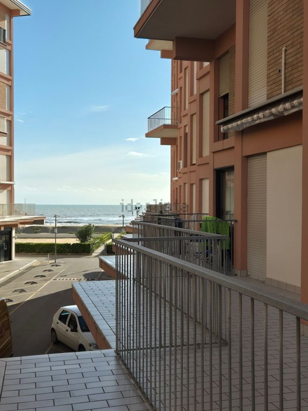 appartamento in vendita a Jesolo in zona Lido