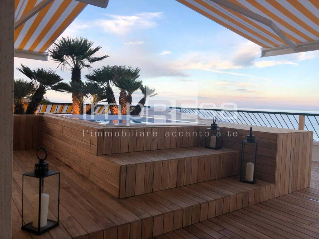 appartamento in vendita a Jesolo in zona Lido