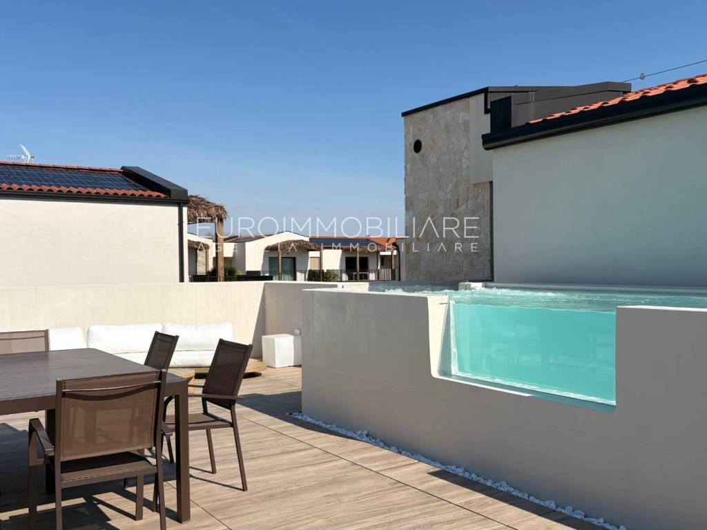 appartamento in vendita a Jesolo in zona Lido